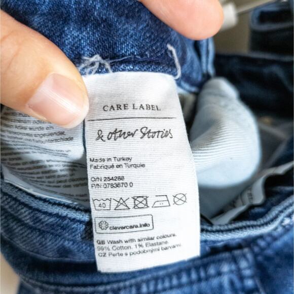 & OTHER STORIES Kick Crop Flared Jeans Medium Wash Stretch Denim Women's 28 - Picture 4 of 4